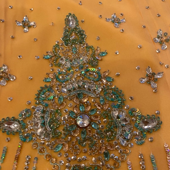 Sari dress heavily beaded - Picture 4 of 16